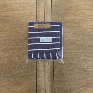 New PurpleStripe Metro By Tmobile, 2 Front Pockets apron